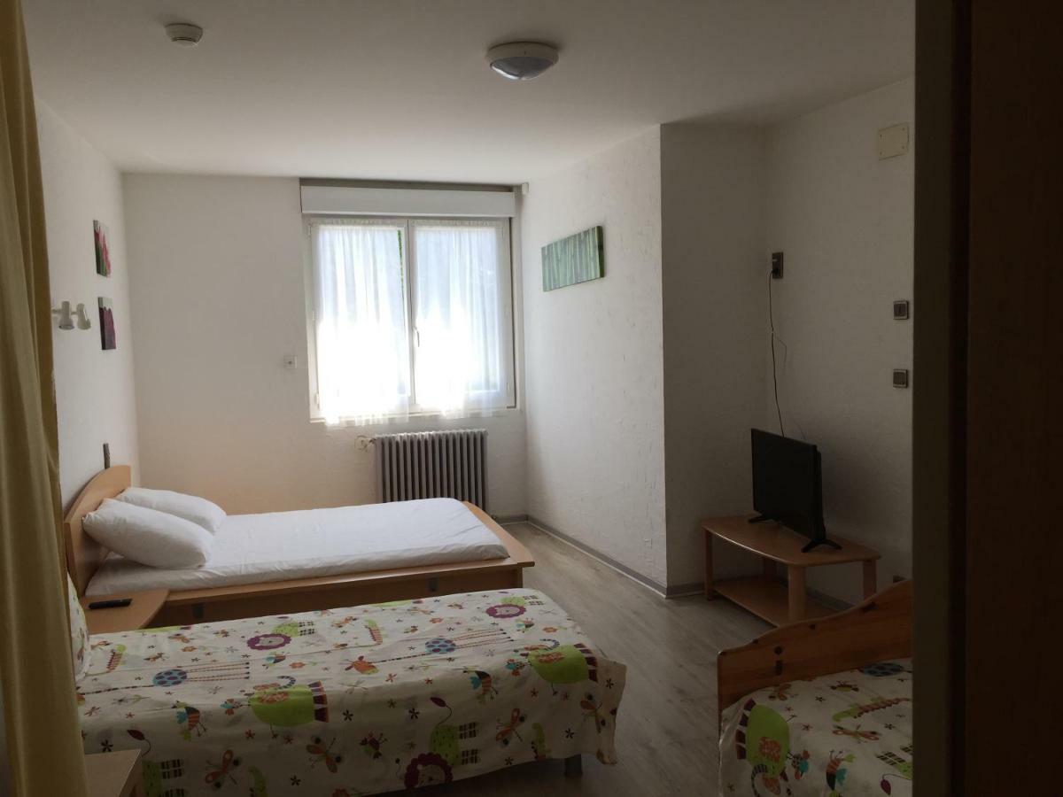 L' Auberge Campagnarde, Lourdes Poueyferré エクステリア 写真